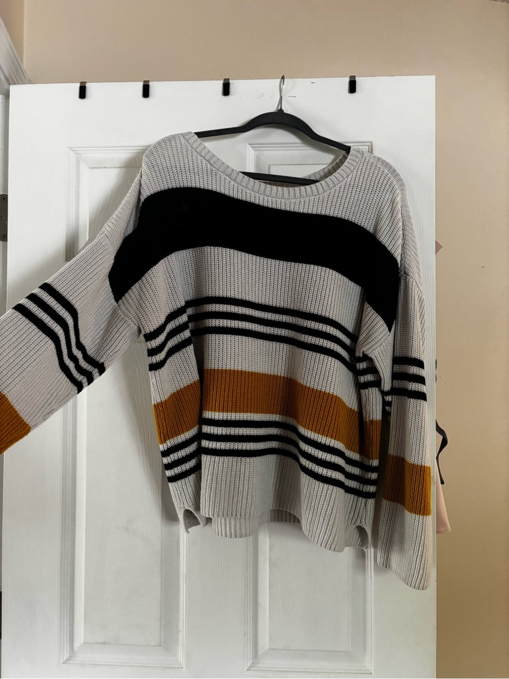 Chunky Knit Sweater Pullover in Cream, Black & Mustard
